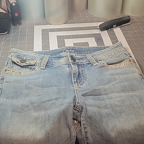 Jeans - Picture 2 of 3